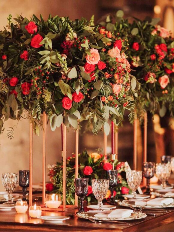 Baby roses y follaje para una boda inolvidable