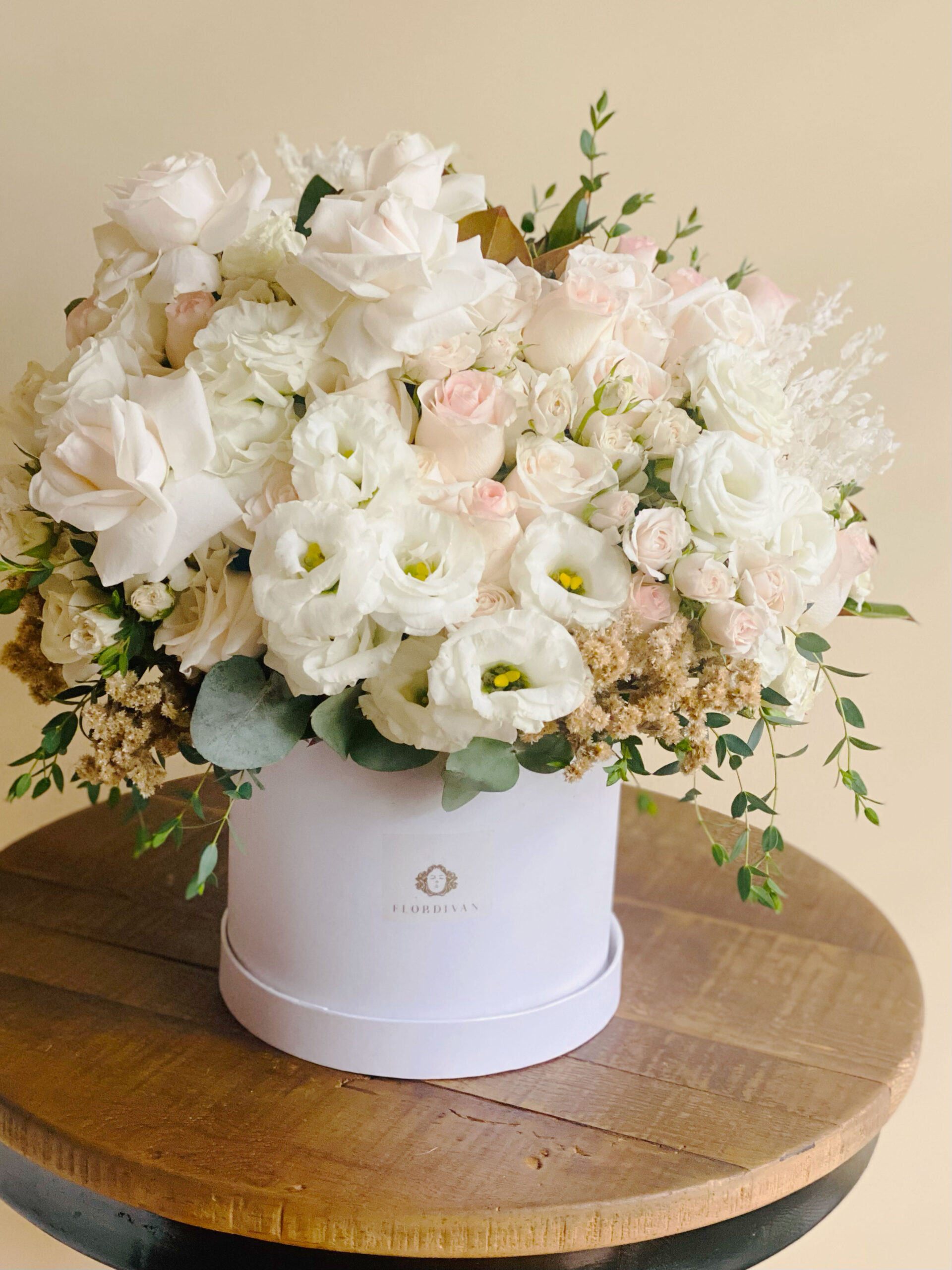 FDBCO01-arreglos-elegantes-flores-blancas